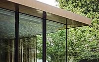 016-river-house-by-fiona-lynch-features-glass-pavilion-addition.jpg