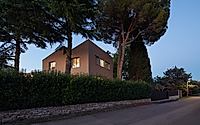 017-house-under-pines-by-konzola-arhitektura-taps-istrian-architecture.jpg