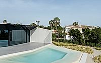 021-casa-sky-base-one-is-a-sci-fi-inspired-villa-in-lagoa.jpg