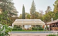 001-kresta-garden-house-01-reinterprets-greenhouse.jpg