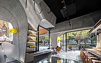 002-chicchicbird-noodle-shop-in-wuhan-boasts-unusual-facade.jpg