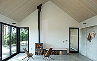003-dry-creek-cabin-minimalist-retreat-by-fieldwork-design-and-architecture.jpg