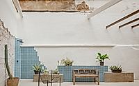 003-loft-in-barcelona-redefines-urban-living.jpg