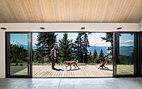 005-dry-creek-cabin-minimalist-retreat-by-fieldwork-design-and-architecture.jpg