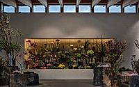 005-komonokaen-by-tatsuya-kawamoto-is-a-unique-flower-shop.jpg