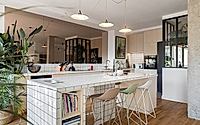 006-croix-rousse-transforms-1950s-apartment-into-chic-modern-retreat-in-lyon.jpg