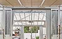 006-kresta-garden-house-01-reinterprets-greenhouse.jpg