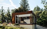 006-the-cube-guest-house-by-fuse-architects-immerses-in-redwoods.jpg