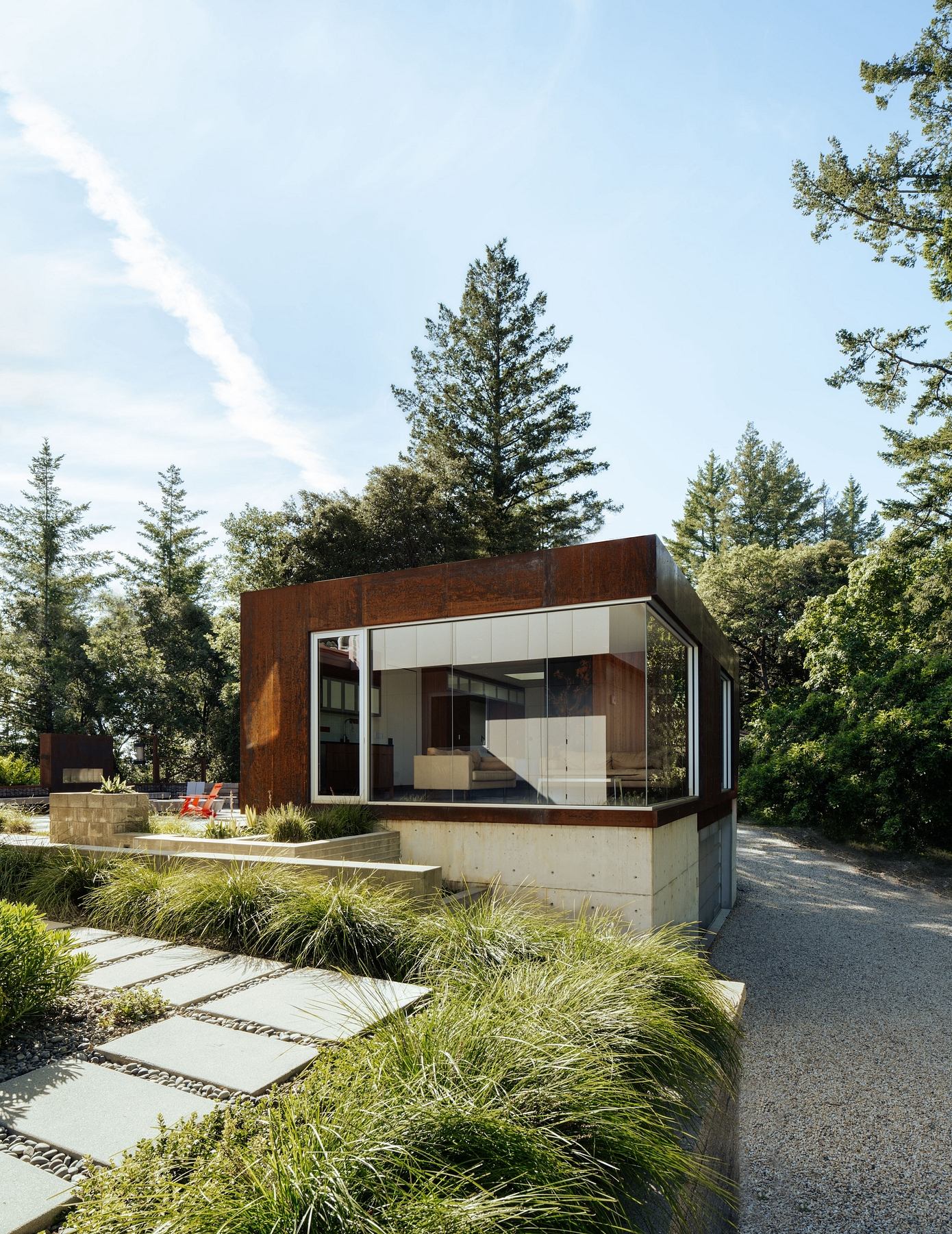 The Cube Guest House by Fuse Architects Immerses in Redwoods