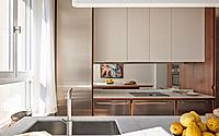 009-misa-95-revitalizes-midcentury-flat-in-milan.jpg