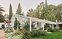 010-kresta-garden-house-01-reinterprets-greenhouse.jpg