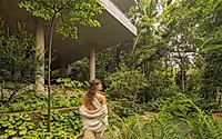 012-canopy-house-by-studio-mk27-suspended-in-brazilian-jungle.jpg