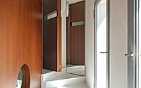 012-misa-95-revitalizes-midcentury-flat-in-milan.jpg