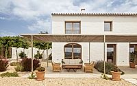 013-casa-t-transforms-derelict-farmhouse-into-modern-menorcan-retreat.jpg