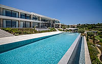 015-villa-white-offers-expansive-views-of-the-mediterranean.jpg
