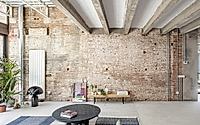 002-la-clara-reimagines-a-barcelona-loft.jpg