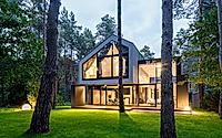 016-u-directed-house-by-z3z-architekci-opens-to-vast-forest-views.jpg