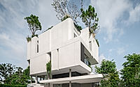 022-arq10-by-idin-architects-creates-vertical-flow-of-greenery-in-urban-setting.jpg