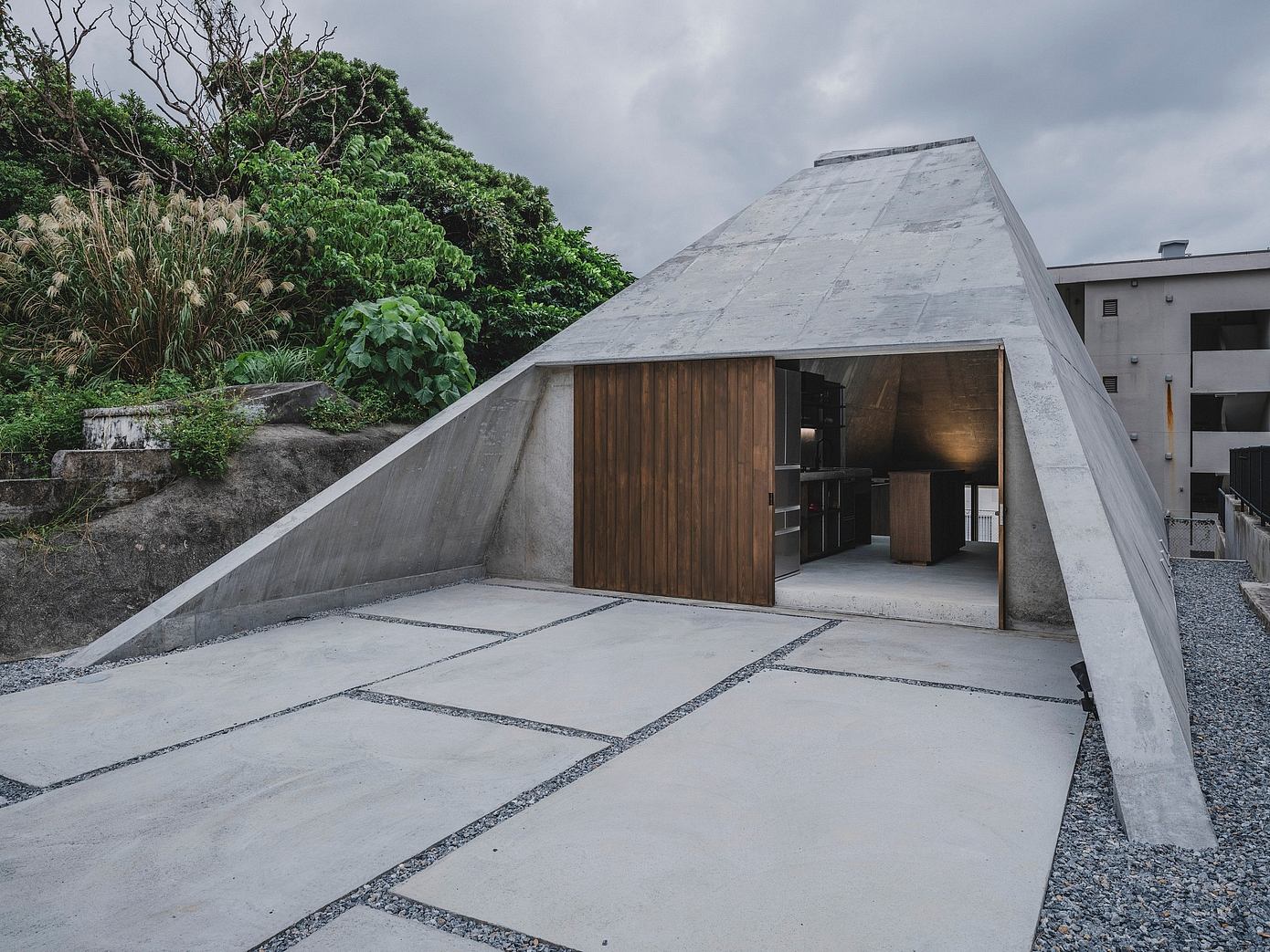 Pyramid Hut by IGArchitects is Inspired by Okinawan Tombs post image