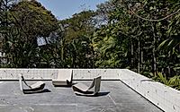 004-itauna-house-by-siqueiraazul-renews-a-niemeyer-design-in-brazil.jpg