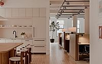 012-furniture-com-office-by-elmo-studios-blends-styles-in-new-york.jpg