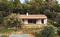 014-casa-boratuna-by-bouman-blends-into-catalan-landscape.jpg