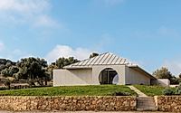014-house-in-serra-do-louro-combines-modernity-and-tradition.jpg
