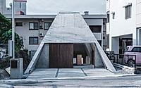 014-pyramid-hut-by-igarchitects-is-inspired-by-okinawan-tombs.jpg