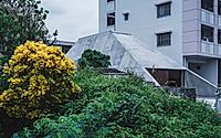 016-pyramid-hut-by-igarchitects-is-inspired-by-okinawan-tombs.jpg
