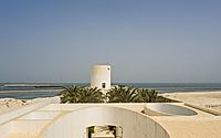 016-white-fortress-by-taep-aap-enveloped-by-thick-walls-in-kuwait.jpg
