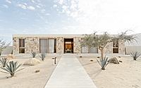022-casa-suna-holiday-home-in-mexico-features-desert-inspired-patios.jpg
