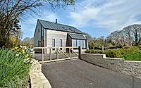 008-new-road-is-a-vernacular-style-house-in-dorset.jpg