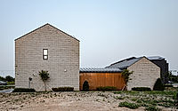 011-gimpo-kevin-house-by-utaa-designed-for-outdoor-living.jpg