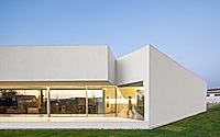 012-ppa-house-in-portugal-by-noarq.jpg