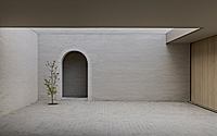 016-casa-piva-arranged-around-walled-courtyards.jpg