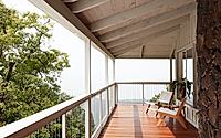 008-tantalus-studio-residence-blends-timeless-midcentury-design-with-nature.jpg