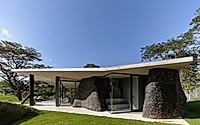 009-seriema-house-tetro-arquitetura-creates-poetic-home-amidst-brazilian-landscape.jpg