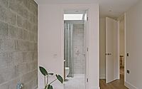 010-lode-showcases-warm-yet-contemporary-interiors.jpg