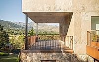 013-casa-el-rosal-offers-scenic-views-of-la-bola-del-mundo-in-spain.jpg