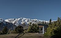 015-the-view-house-celebrates-stunning-lake-and-mountain-vista-in-new-zealand.jpg