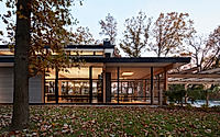 001-galien-river-retreat-by-wheeler-kearns-architects.jpg