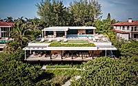 001-gulf-gardens-residence-transforms-1970s-house-into-thrilling-coastal-retreat.jpg