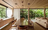 005-campo-verde-house-creates-a-tropical-oasis-for-family-in-sao-paulo.jpg