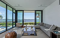 008-seathru-house-is-a-modern-florida-family-retreat-with-bayfront-views.jpg