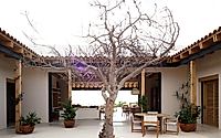 010-casa-ananda-embraces-tropical-modernism.jpg