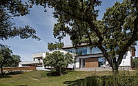 012-a-single-family-home-in-la-moraleja-by-bueso-inchausti-rein-arquitectos.jpg