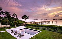 021-seathru-house-is-a-modern-florida-family-retreat-with-bayfront-views.jpg