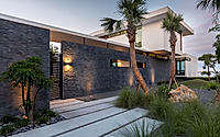 023-seathru-house-is-a-modern-florida-family-retreat-with-bayfront-views.jpg