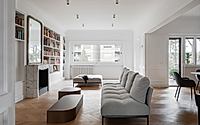 001-soberly-elegant-stylish-italian-apartment-interiors-balance-modernism-and-whimsy.jpg