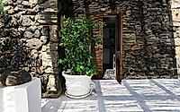 008-dammuso-renovation-nature-and-architecture-harmonize-at-warm-sicilian-retreat.jpg